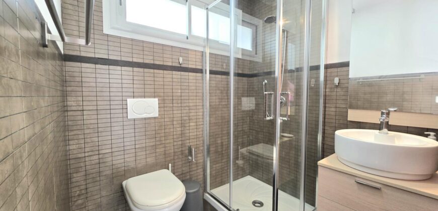 TERRACED VILLA WITH TOURIST RENTAL LICENSE AND MARINA VIEWS