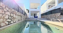 TERRACED VILLA WITH TOURIST RENTAL LICENSE AND MARINA VIEWS