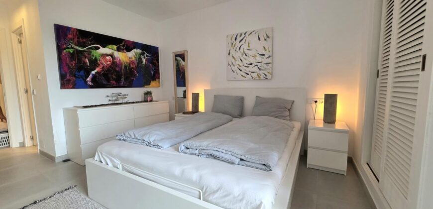 LUXURY APARTMENT IN PRIME LOCATION OVERLOOKING THE MARINA 649.500€