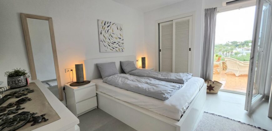 LUXURY APARTMENT IN PRIME LOCATION OVERLOOKING THE MARINA 649.500€