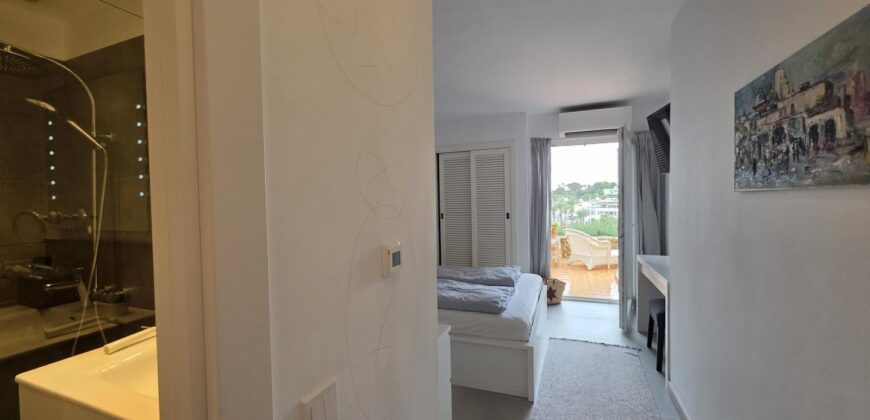 LUXURY APARTMENT IN PRIME LOCATION OVERLOOKING THE MARINA 649.500€