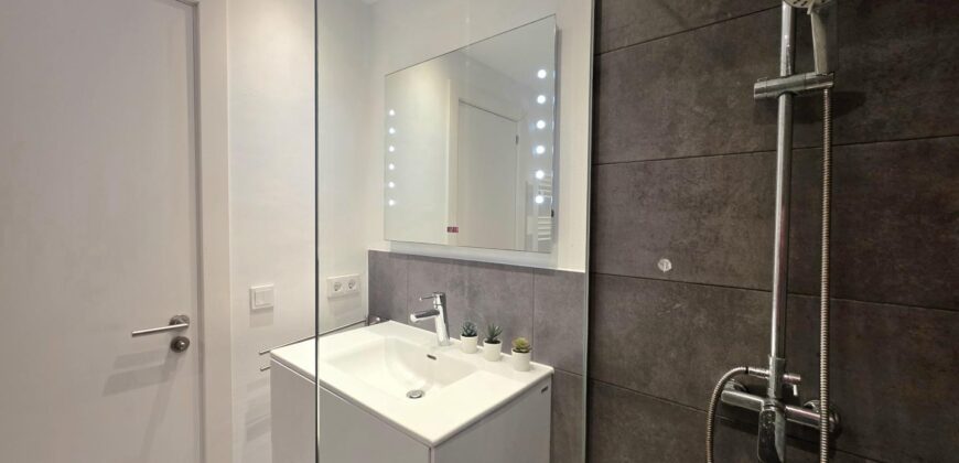 LUXURY APARTMENT IN PRIME LOCATION OVERLOOKING THE MARINA 649.500€