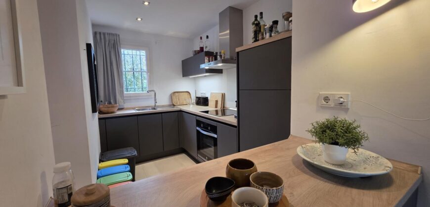 LUXURY APARTMENT IN PRIME LOCATION OVERLOOKING THE MARINA 649.500€