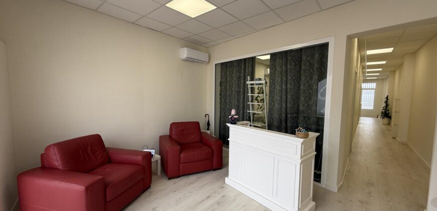 MODERN RENOVATED COMMERCIAL UNIT CALA EGOS 299.500€