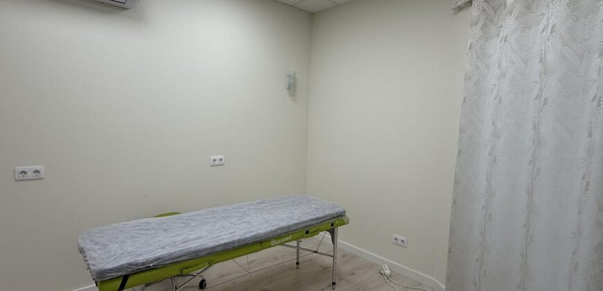 MODERN RENOVATED COMMERCIAL UNIT CALA EGOS 299.500€