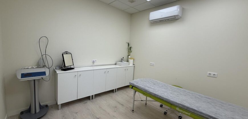 MODERN RENOVATED COMMERCIAL UNIT CALA EGOS 299.500€