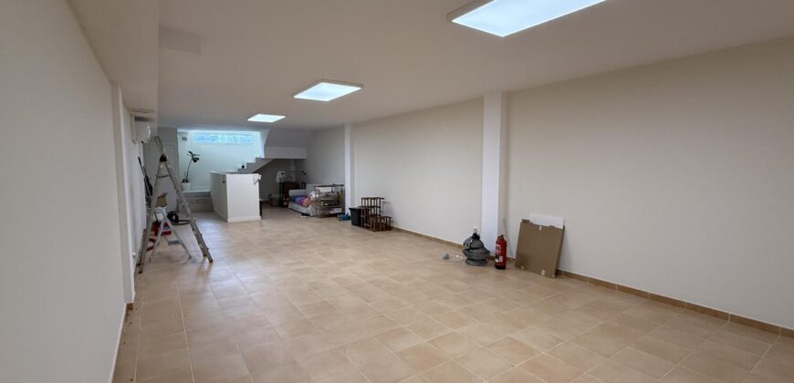 MODERN RENOVATED COMMERCIAL UNIT CALA EGOS 299.500€