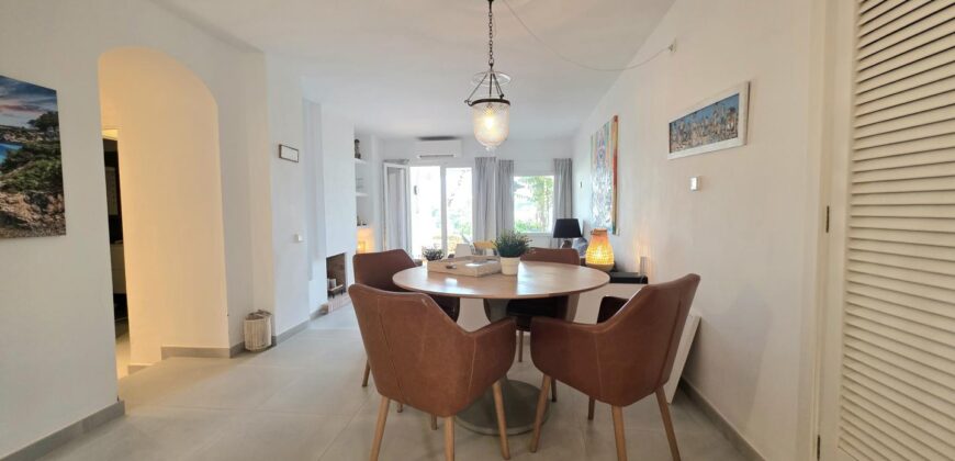 LUXURY APARTMENT IN PRIME LOCATION OVERLOOKING THE MARINA 649.500€