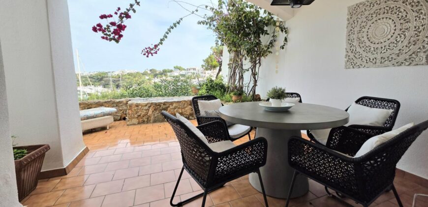 LUXURY APARTMENT IN PRIME LOCATION OVERLOOKING THE MARINA 649.500€