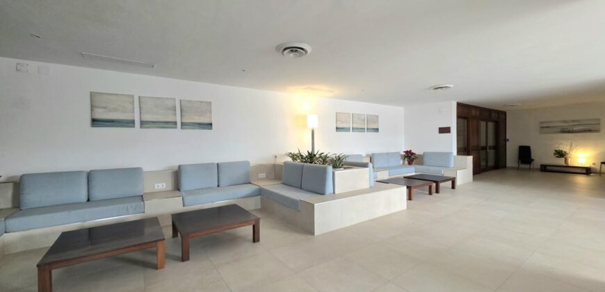 LIGHT AND BRIGHT SPACIOUS PENTHOUSE STUDIO, CALA D´OR