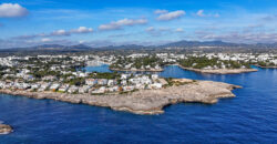VILLA EN PRIMERA LÍNEA CON VISTAS PANORÁMICAS AL MAR EN ES FORTI
