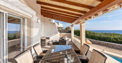 VILLA EN PRIMERA LÍNEA CON VISTAS PANORÁMICAS AL MAR EN ES FORTI