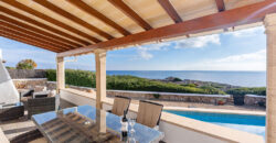 VILLA EN PRIMERA LÍNEA CON VISTAS PANORÁMICAS AL MAR EN ES FORTI