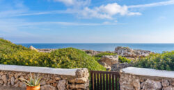VILLA EN PRIMERA LÍNEA CON VISTAS PANORÁMICAS AL MAR EN ES FORTI