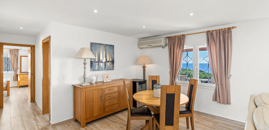 VILLA EN PRIMERA LÍNEA CON VISTAS PANORÁMICAS AL MAR EN ES FORTI