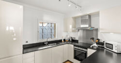 VILLA EN PRIMERA LÍNEA CON VISTAS PANORÁMICAS AL MAR EN ES FORTI