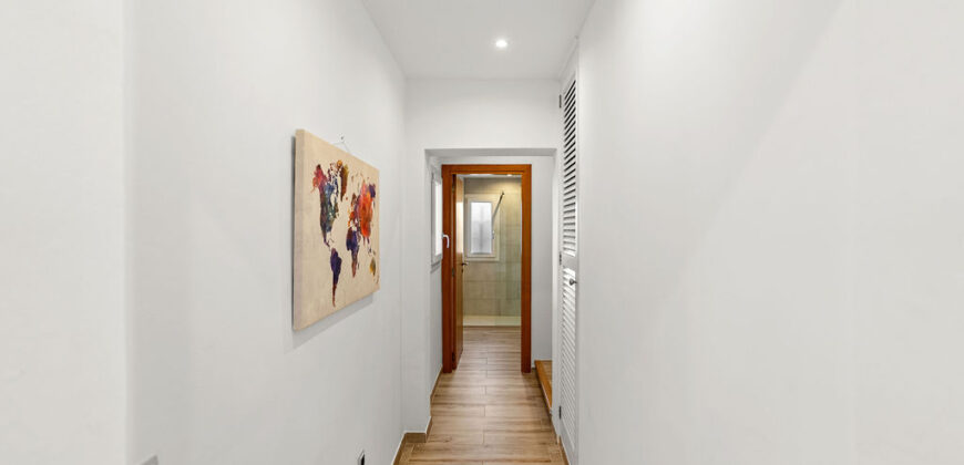 VILLA EN PRIMERA LÍNEA CON VISTAS PANORÁMICAS AL MAR EN ES FORTI