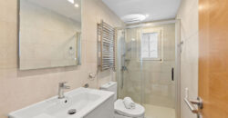 VILLA EN PRIMERA LÍNEA CON VISTAS PANORÁMICAS AL MAR EN ES FORTI