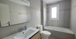 LUXURY PENTHOUSE IN PRIME LOCATION OVERLOOKING THE MARINA 517.500€