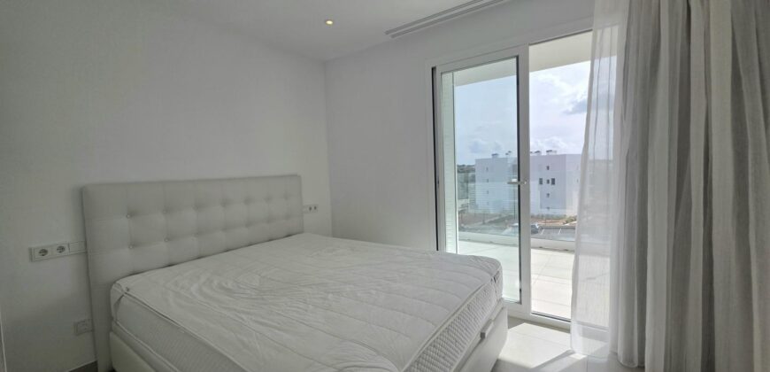 TOP FLOOR APARTMENT – COMPASS BY TAYLOR WIMPEY 398.500€