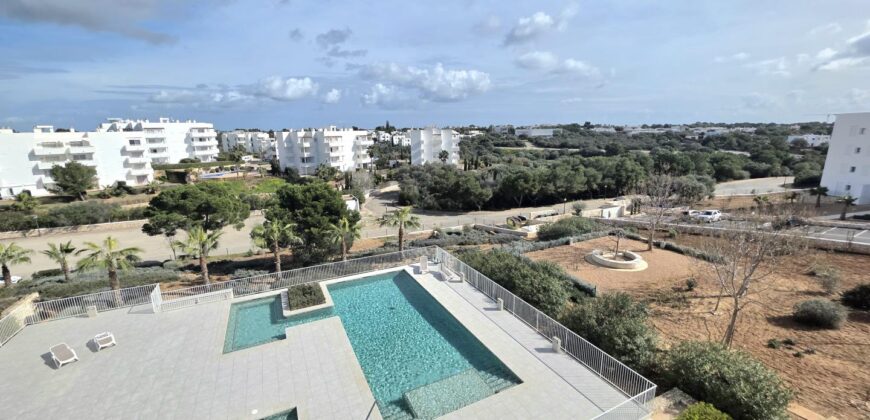TOP FLOOR APARTMENT – COMPASS BY TAYLOR WIMPEY 398.500€