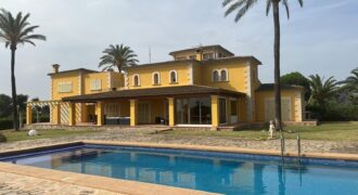 STUNNING COUNTRY HOUSE WITH GUEST APARTMENT IN A PEACEFUL LOCATION CLOSE TO MANACOR