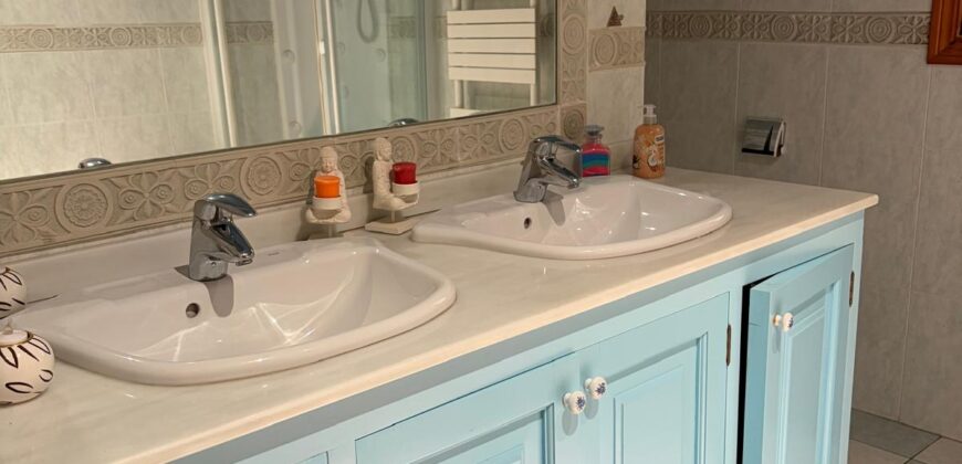 STUNNING COUNTRY HOUSE WITH GUEST APARTMENT IN A PEACEFUL LOCATION CLOSE TO MANACOR