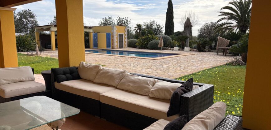 STUNNING COUNTRY HOUSE WITH GUEST APARTMENT IN A PEACEFUL LOCATION CLOSE TO MANACOR
