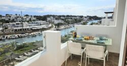 LUXURY PENTHOUSE IN PRIME LOCATION OVERLOOKING THE MARINA 517.500€