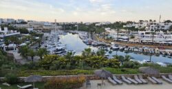 LUXURY PENTHOUSE IN PRIME LOCATION OVERLOOKING THE MARINA 517.500€