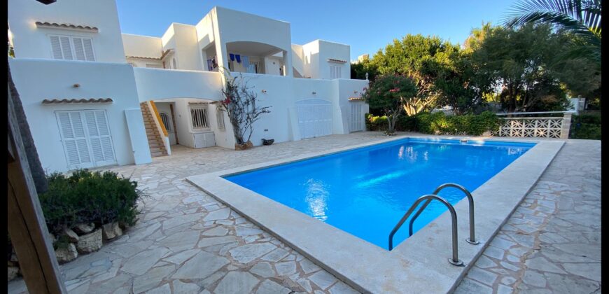 EXCEPTIONAL LUXURY PENTHOUSE WITH BREATHTAKING SEA VIEWS IN ES FORTÍ 1.295.000€