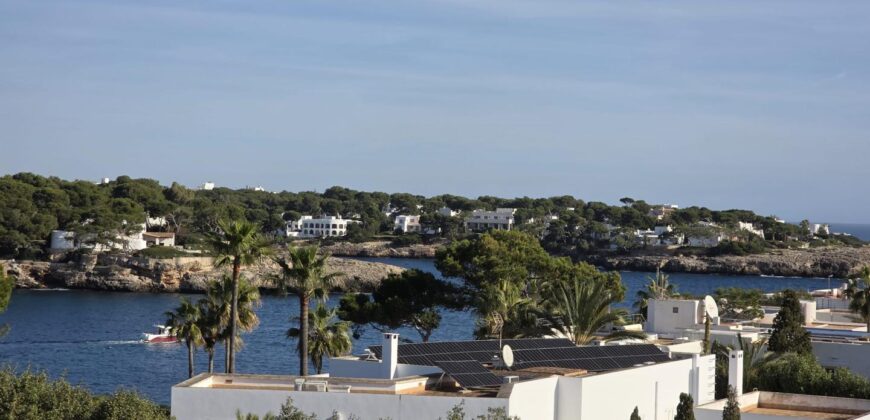 EXCEPTIONAL LUXURY PENTHOUSE WITH BREATHTAKING SEA VIEWS IN ES FORTÍ 1.295.000€