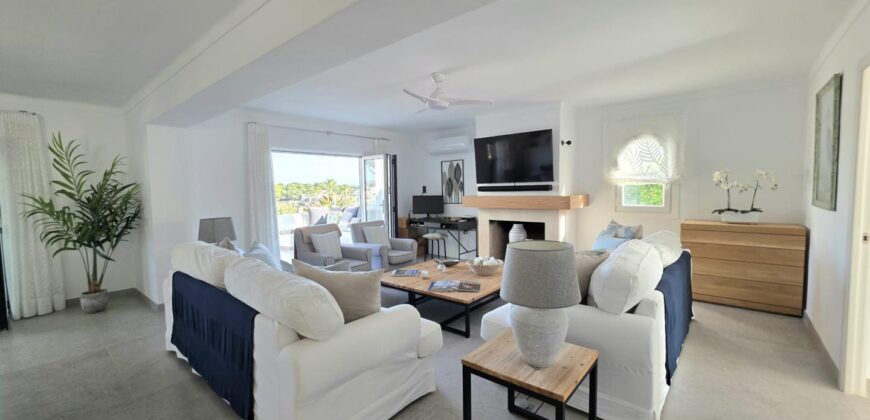 EXCEPTIONAL LUXURY PENTHOUSE WITH BREATHTAKING SEA VIEWS IN ES FORTÍ 1.295.000€