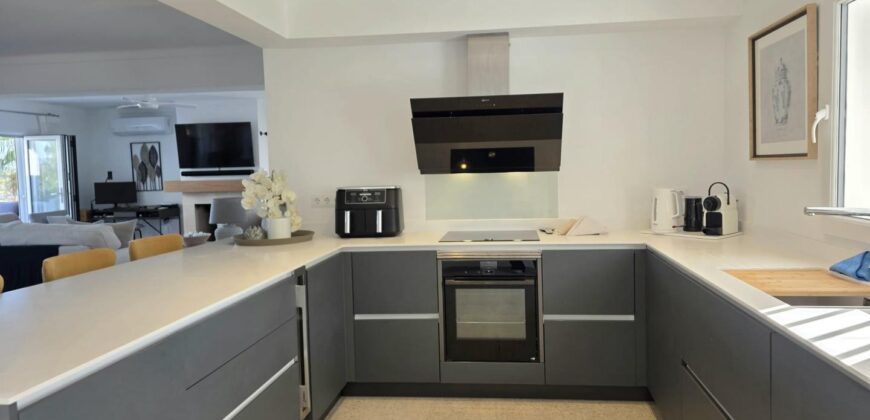 EXCEPTIONAL LUXURY PENTHOUSE WITH BREATHTAKING SEA VIEWS IN ES FORTÍ 1.295.000€