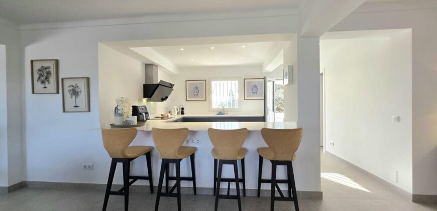 EXCEPTIONAL LUXURY PENTHOUSE WITH BREATHTAKING SEA VIEWS IN ES FORTÍ 1.295.000€