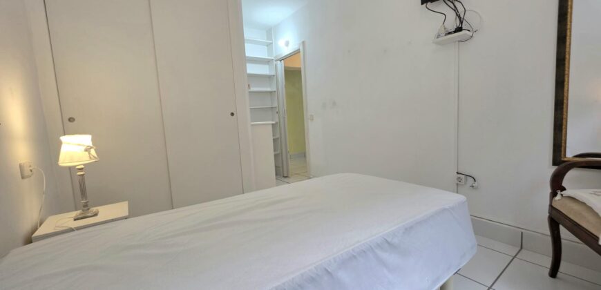 GROUND-FLOOR IN SECOND LINE TO THE SEA, CALA D´OR