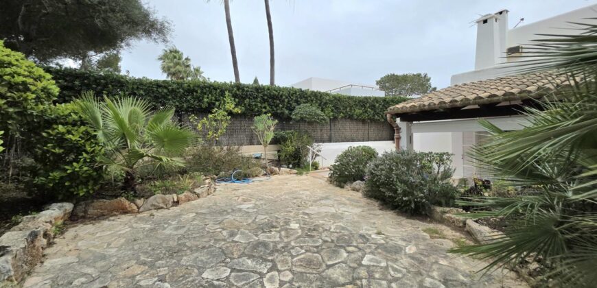 GROUND-FLOOR IN SECOND LINE TO THE SEA, CALA D´OR