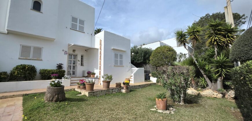 GROUND-FLOOR IN SECOND LINE TO THE SEA, CALA D´OR