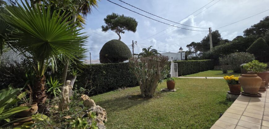 GROUND-FLOOR IN SECOND LINE TO THE SEA, CALA D´OR