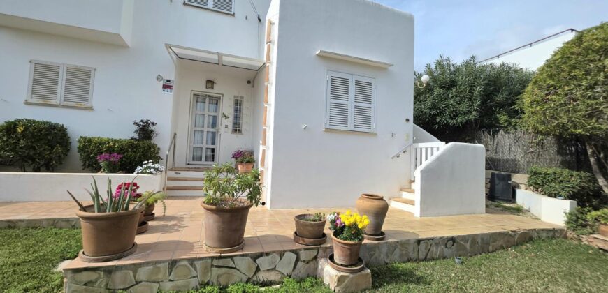 GROUND-FLOOR IN SECOND LINE TO THE SEA, CALA D´OR