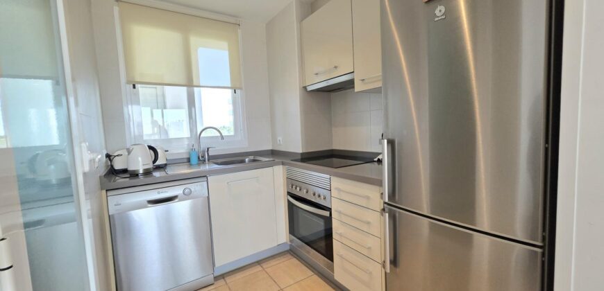 LUMINOSO Y MODERNO APARTAMENTO EN VENTA, COMPLEJO EL PUERTO 2