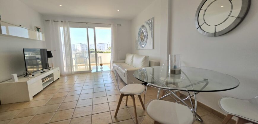 LUMINOSO Y MODERNO APARTAMENTO EN VENTA, COMPLEJO EL PUERTO 2