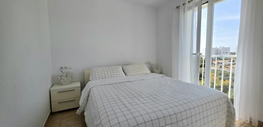 LUMINOSO Y MODERNO APARTAMENTO EN VENTA, COMPLEJO EL PUERTO 2