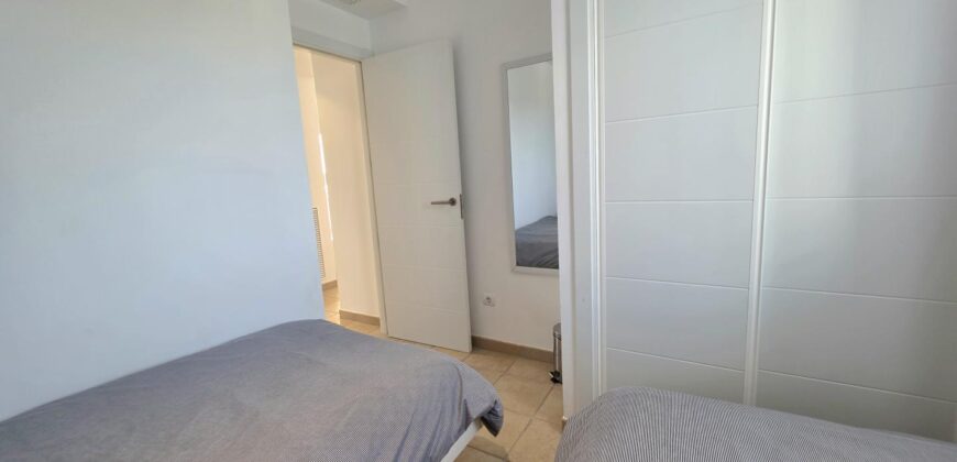 LUMINOSO Y MODERNO APARTAMENTO EN VENTA, COMPLEJO EL PUERTO 2