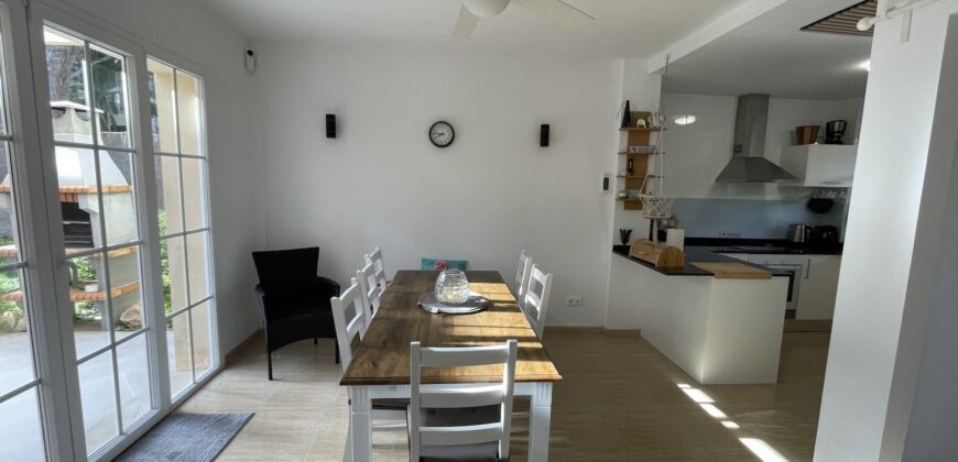 DOPPELHAUSHÄLFTE MIT GENEHMIGUNG ZUR FERIENVERMIETUNG, CALA MURADA 695.000 €