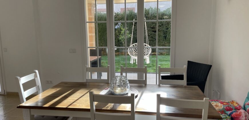 DOPPELHAUSHÄLFTE MIT GENEHMIGUNG ZUR FERIENVERMIETUNG, CALA MURADA 695.000 €