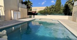 DOPPELHAUSHÄLFTE MIT GENEHMIGUNG ZUR FERIENVERMIETUNG, CALA MURADA 695.000 €