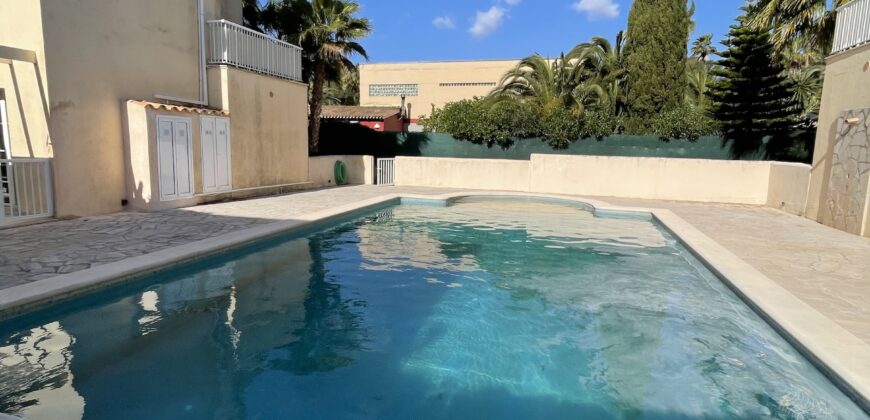 DOPPELHAUSHÄLFTE MIT GENEHMIGUNG ZUR FERIENVERMIETUNG, CALA MURADA 695.000 €