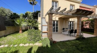 DOPPELHAUSHÄLFTE MIT GENEHMIGUNG ZUR FERIENVERMIETUNG, CALA MURADA 695.000 €