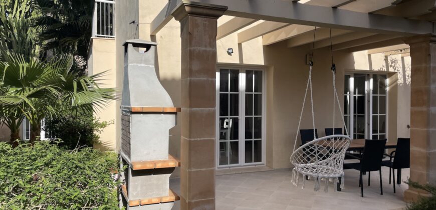 DOPPELHAUSHÄLFTE MIT GENEHMIGUNG ZUR FERIENVERMIETUNG, CALA MURADA 695.000 €